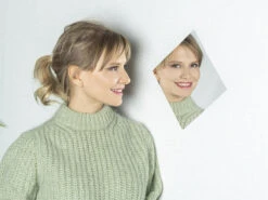 Infactory Spiegelfolie:Deko-Folie Mit Spiegel-Effekt, Selbstklebend, Opak, 150 X 40 Cm -Einrichtungsgeschäft nc1531 2 1