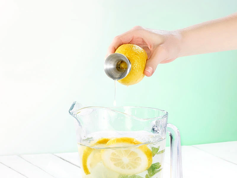 PEARL Zitronenausgießer:Zitrusfrucht-Entsafter Mit Ausgießer, Edelstahl, Spülmaschinengeeignet 4 PEARL Zitronenausgießer:Zitrusfrucht-Entsafter Mit Ausgießer, Edelstahl, Spülmaschinengeeignet – Bild 2