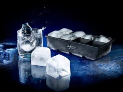 Infactory Große Eiswürfel:XXXL-Eiswürfelform Für 8 Eiswürfel, 5x5x5cm Für 1 Liter Wasser
