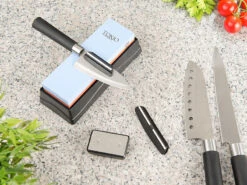 Rosenstein & Söhne Messerschärfer Stein:Schleifstein-Set, 2 Doppel-Schleifsteine, Winkelhilfe, Halter, Glätter -Einrichtungsgeschäft nx6318 5