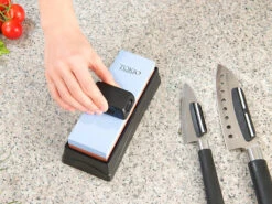 Rosenstein & Söhne Messerschärfer Stein:Schleifstein-Set, 2 Doppel-Schleifsteine, Winkelhilfe, Halter, Glätter -Einrichtungsgeschäft nx6318 8