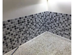 Infactory 3D Fliesen Selbstklebend:Selbstklebende 3D-Mosaik-Fliesenaufkleber "Dezent", 26x26 Cm, 20er-Set -Einrichtungsgeschäft nx7426 4 1