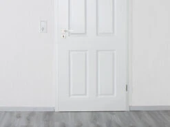 AGT Türbeschlag, Modern:2er-Set Edelstahl-Türbeschlag Mit 2 Klinken & Rosetten, Eckig, Silbern -Einrichtungsgeschäft zx8083 4 2